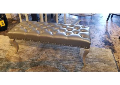 Tufted Bench w/ Diamonds and Nailheads