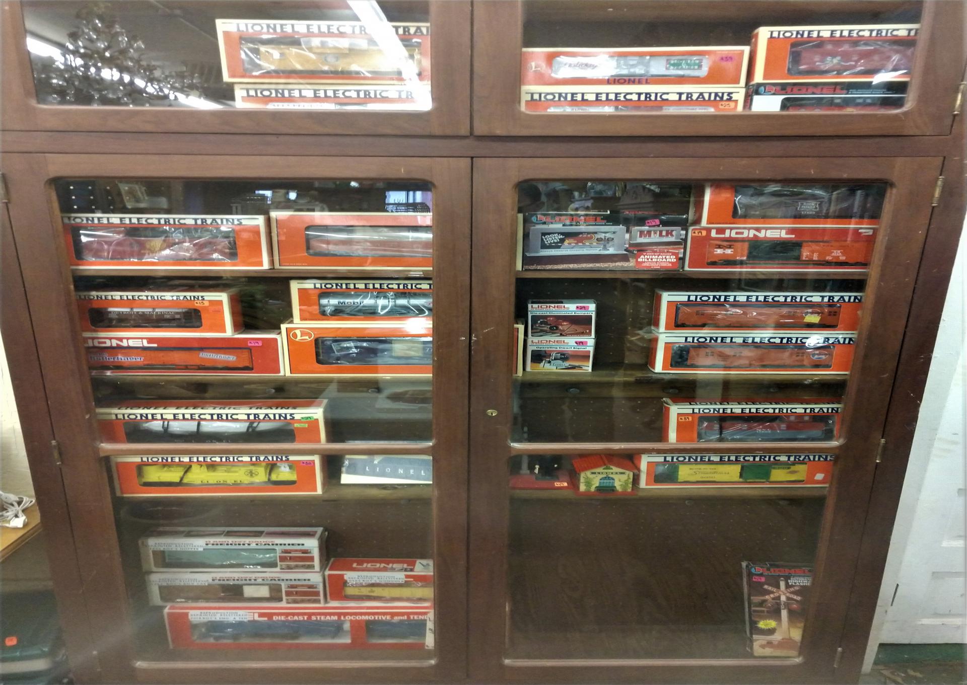 Lionel Trains,Pre-Owned Furniture