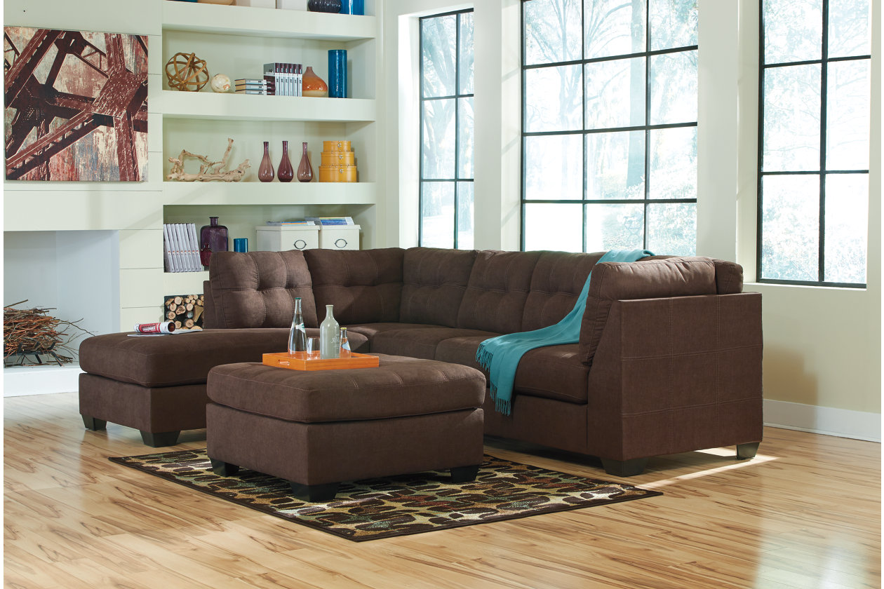 Maier 2-Piece Sectional with Chaise,Instore