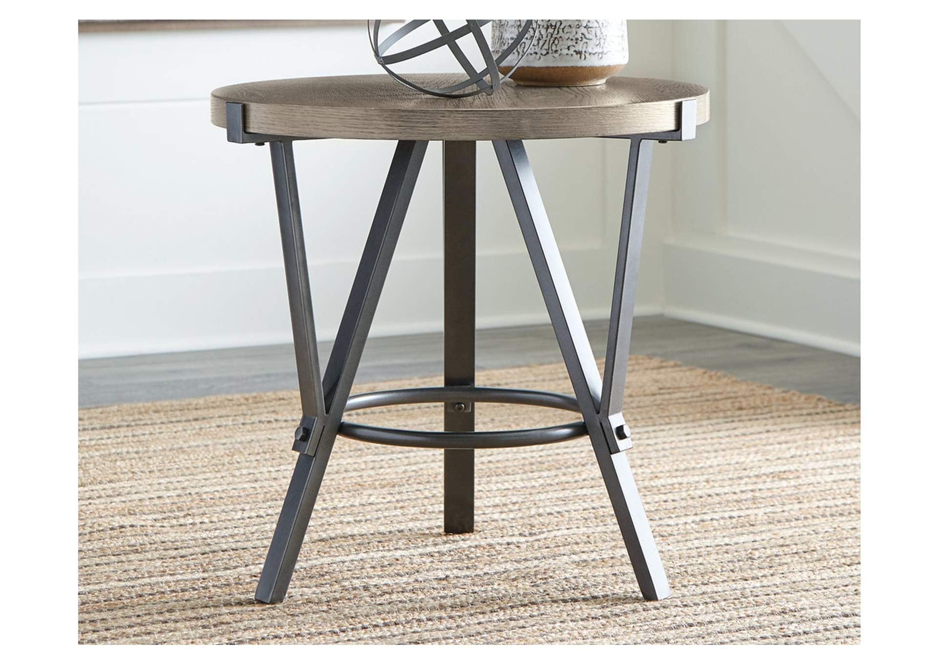 Zontini End Table,In Store