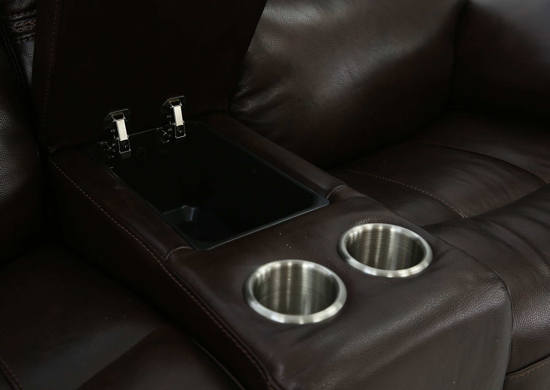 FENWICK POWER DARK BROWN RECLINING LOVESEAT WITH CONSOLE P2,FLEXSTEEL INDUSTRIES INC.