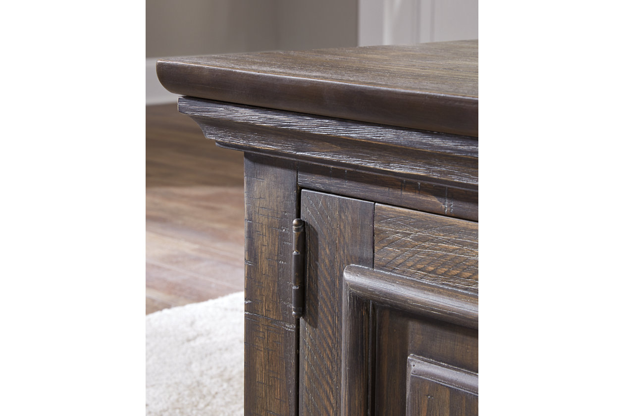 Wyndahl Brown Coffee Table w/Storage,Close Out
