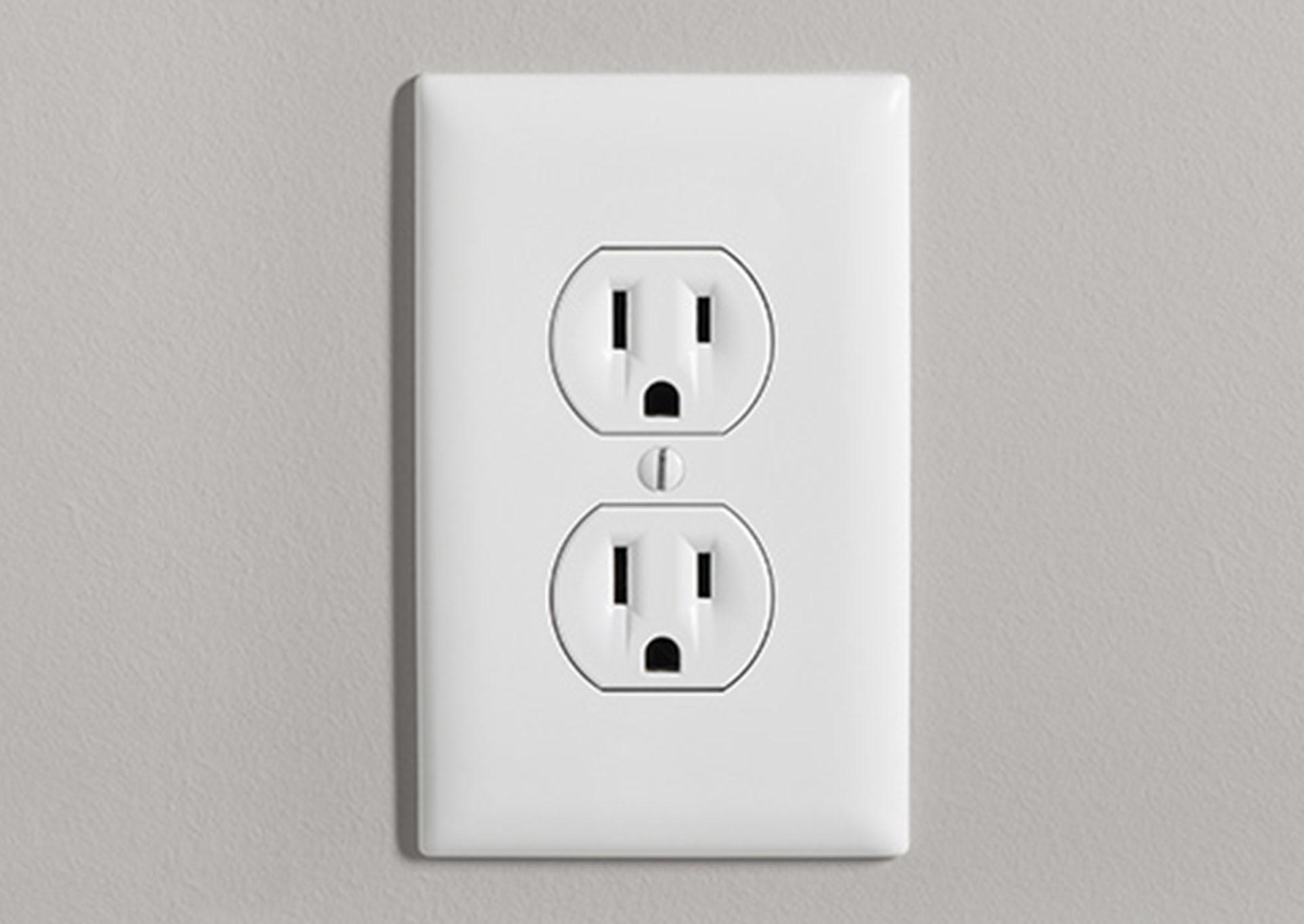 Renaissance Electric Outlet with Cover Plate,Digital Retail Experience